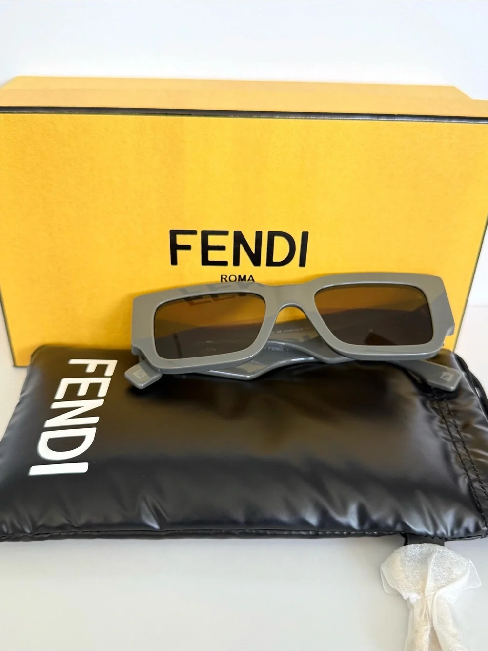NEW!!! Fendi men sunglasses FE40131I 20E Authentic